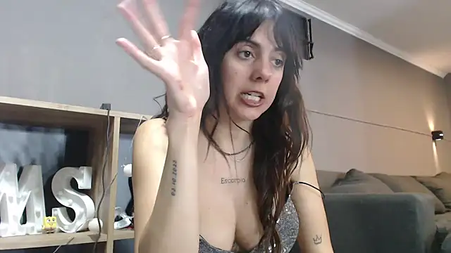 Snapshot of mickystrumia23 chatting on 06/04/26, 05:45 mickystrumia23 online show from 06/04/26, 05:45