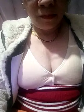 small-house123 online show from 12/04/25, 07:57