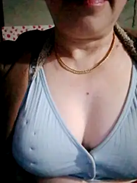 small-house123 online show from 02/05/26, 01:12