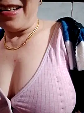 small-house123 online show from 01/19/26, 12:03