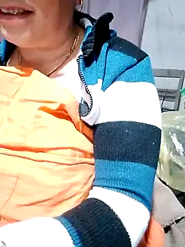 small-house123 online show from 12/02/25, 01:13