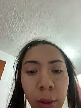 Snapshot of sophie_verynice chatting on 11/02/25, 04:45 sophie verynice online show from 11/02/25, 04:45