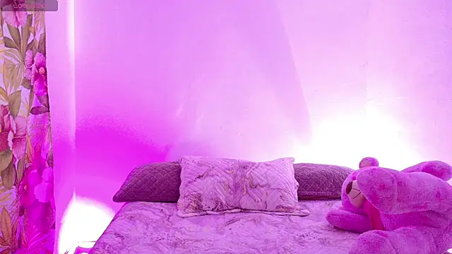 Snapshot of AneeRose_ chatting on 11/15/25, 12:20 AneeRose online show from 11/15/25, 12:20