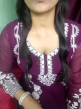 Snapshot of Hey_shiviii chatting on 02/20/26, 11:01 Hey shiviii online show from 02/20/26, 11:01