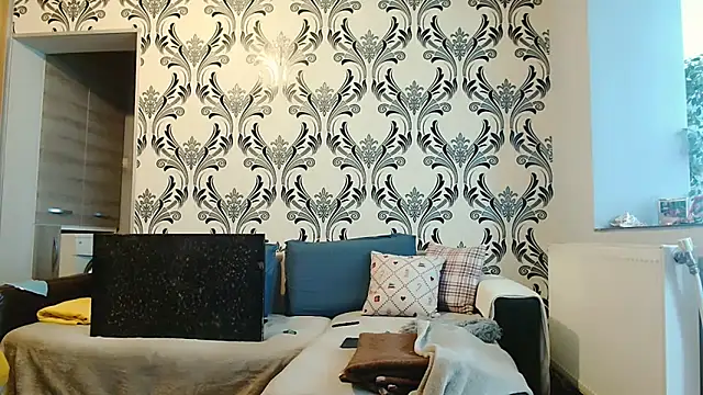 CharmingPearl online show from 12/22/25, 07:30