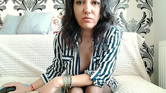 CharmingPearl online show from 03/03/26, 07:37