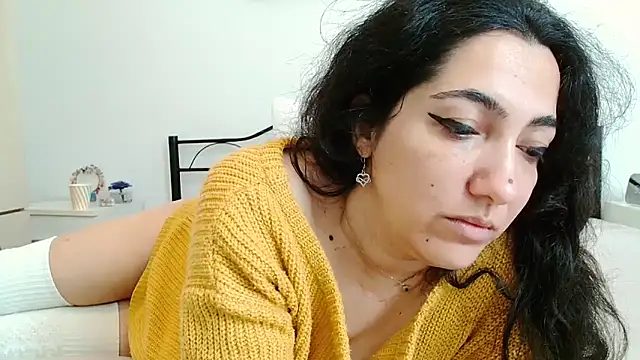 CharmingPearl online show from 02/10/26, 07:51