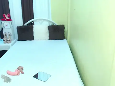 XxgiganticoliviacummerxX online show from 11/03/25, 04:32