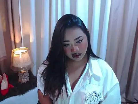 XxgiganticoliviacummerxX online show from 04/17/26, 02:31