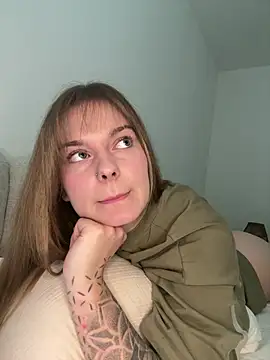 Snapshot of LisaFreierxx chatting on 05/25/26, 04:17 LisaFreierxx online show from 05/25/26, 04:17