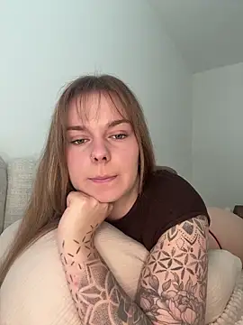 Snapshot of LisaFreierxx chatting on 05/26/26, 12:25 LisaFreierxx online show from 05/26/26, 12:25