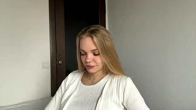 SweetAmelia69 online show from 11/12/25, 05:33