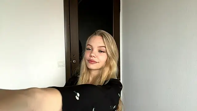 SweetAmelia69 online show from 11/06/25, 05:55