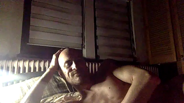 Snapshot of MR-MRS-SPICE chatting on 02/14/26, 05:18 MR-MRS-SPICE online show from 02/14/26, 05:18