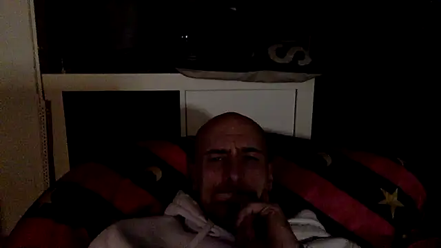 Snapshot of MR-MRS-SPICE chatting on 12/01/25, 10:43 MR-MRS-SPICE online show from 12/01/25, 10:43