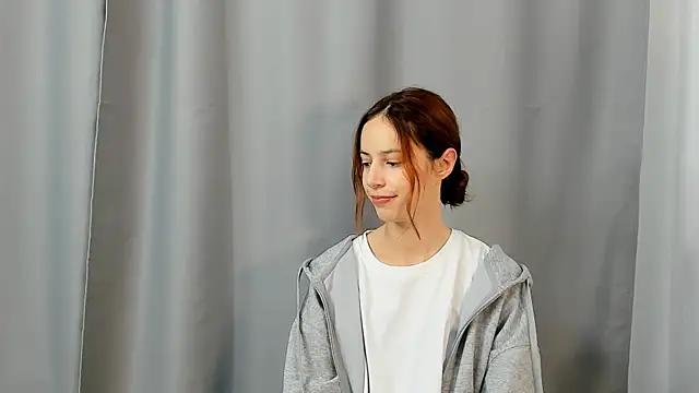 KylieVrable online show from 11/03/25, 06:18