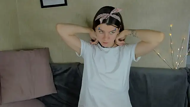 Zorianaa online show from 11/22/25, 09:24