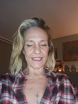 LittleSexyT online show from 11/06/25, 10:14