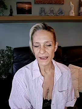 LittleSexyT online show from 11/14/25, 02:10