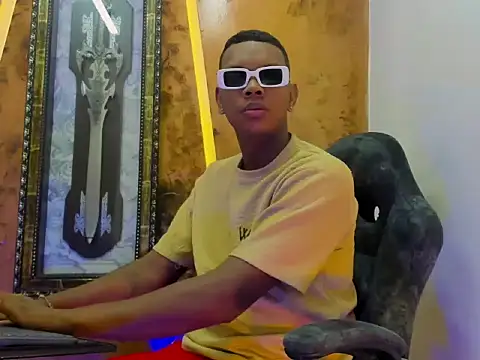 Snapshot of the_hot_boy0 chatting on 11/09/25, 12:20 the hot boy0 online show from 11/09/25, 12:20