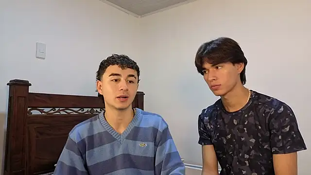 Snapshot of Raven_Eclipse chatting on 11/04/25, 04:44 Raven Eclipse online show from 11/04/25, 04:44