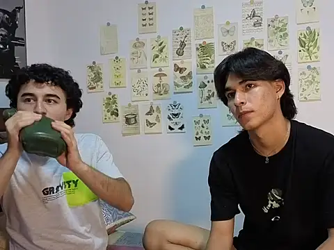 Snapshot of Raven_Eclipse chatting on 04/14/26, 11:21 Raven Eclipse online show from 04/14/26, 11:21