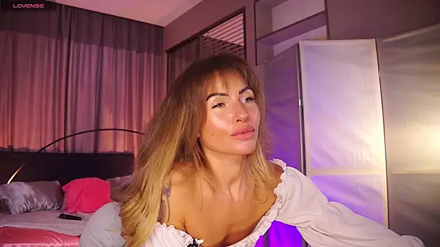 Nikki  Amour online show from 01/17/26, 01:04