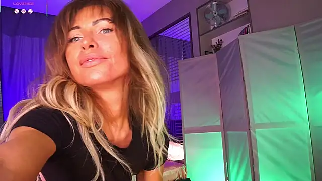 Nikki  Amour online show from 02/22/26, 01:35