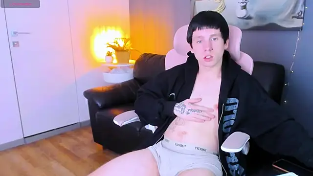 Snapshot of CutieKai_ chatting on 04/11/26, 04:20 CutieKai online show from 04/11/26, 04:20