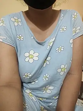 mouni499 online show from 05/05/26, 03:53