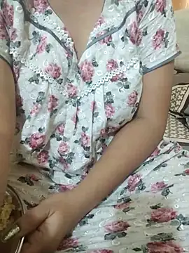 mouni499 online show from 05/18/26, 07:02