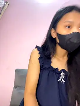 lung-linh online show from 11/15/25, 12:09