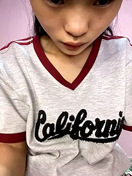 lung-linh online show from 12/15/25, 03:01