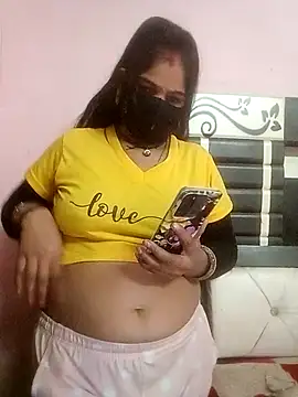 Snapshot of Hotsexy_bhabhiji chatting on 11/17/25, 04:44 Hotsexy bhabhiji online show from 11/17/25, 04:44