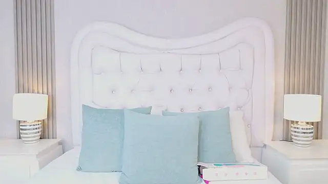 Snapshot of ScarlettPetrova chatting on 04/01/26, 11:22 ScarlettPetrova online show from 04/01/26, 11:22