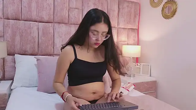 ScarlettPetrova online show from 11/15/25, 11:36