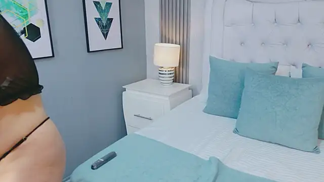 Snapshot of ScarlettPetrova chatting on 03/26/26, 12:03 ScarlettPetrova online show from 03/26/26, 12:03