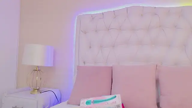 ScarlettPetrova online show from 02/20/26, 11:34