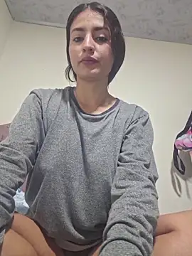 Snapshot of GISELLA__ chatting on 11/11/25, 10:21 GISELLA online show from 11/11/25, 10:21