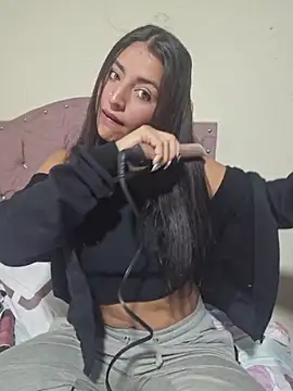 Snapshot of GISELLA__ chatting on 11/12/25, 11:03 GISELLA online show from 11/12/25, 11:03