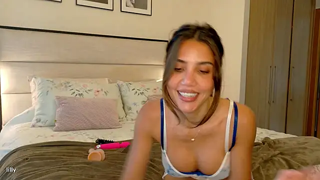 Itslillybloom online show from 12/04/25, 04:22