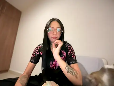 JIORYOvO online show from 11/27/25, 01:39