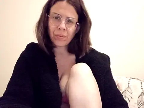 hotnathy69 online show from 04/13/26, 07:12