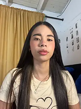 Snapshot of Milleradhara24 chatting on 07/12/26, 12:11 Milleradhara24 online show from 07/12/26, 12:11