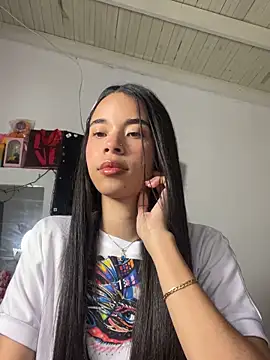 Snapshot of Milleradhara24 chatting on 12/03/25, 03:29 Milleradhara24 online show from 12/03/25, 03:29