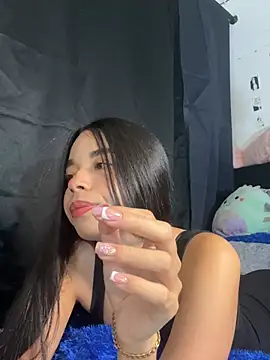 Snapshot of Milleradhara24 chatting on 07/17/26, 03:15 Milleradhara24 online show from 07/17/26, 03:15