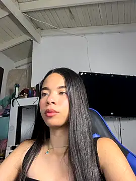 Snapshot of Milleradhara24 chatting on 12/04/25, 11:37 Milleradhara24 online show from 12/04/25, 11:37