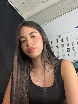 Snapshot of Milleradhara24 chatting on 07/18/26, 02:53 Milleradhara24 online show from 07/18/26, 02:53