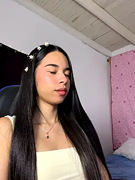 Snapshot of Milleradhara24 chatting on 11/27/25, 02:50 Milleradhara24 online show from 11/27/25, 02:50