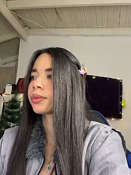 Snapshot of Milleradhara24 chatting on 12/19/25, 12:36 Milleradhara24 online show from 12/19/25, 12:36